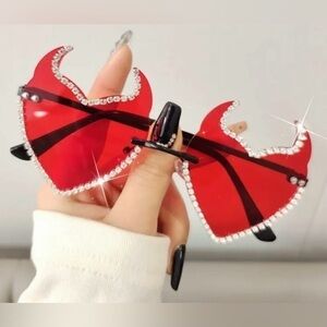 Hot Devil Sunglasses NWT 🎉HP🎉